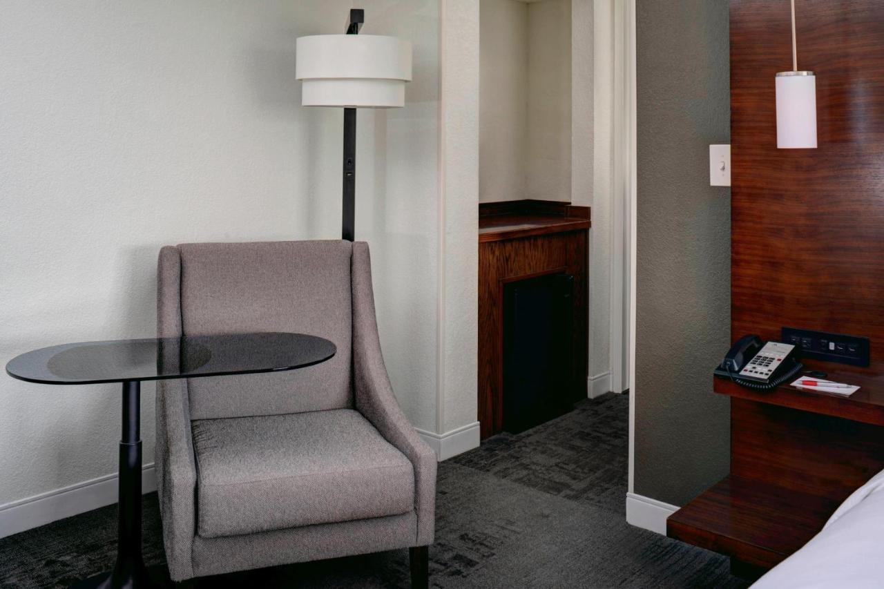 Marriott East Lansing At University Place Eksteriør bilde